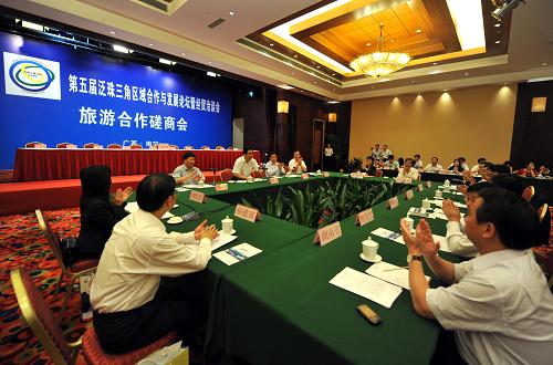 2025年澳门和香港免费资料,正版资料,精选解析、专家解析解释与落实